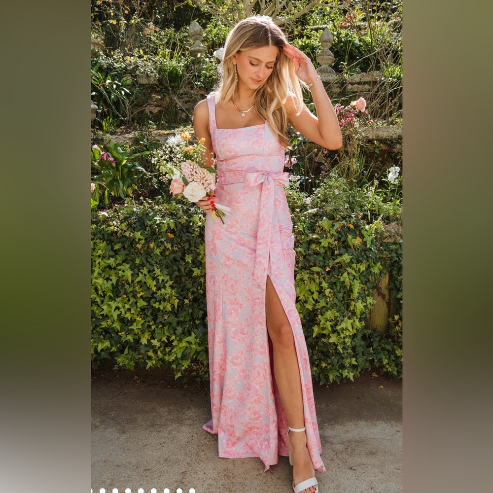 Elegant Pink Floral Maxi Dress